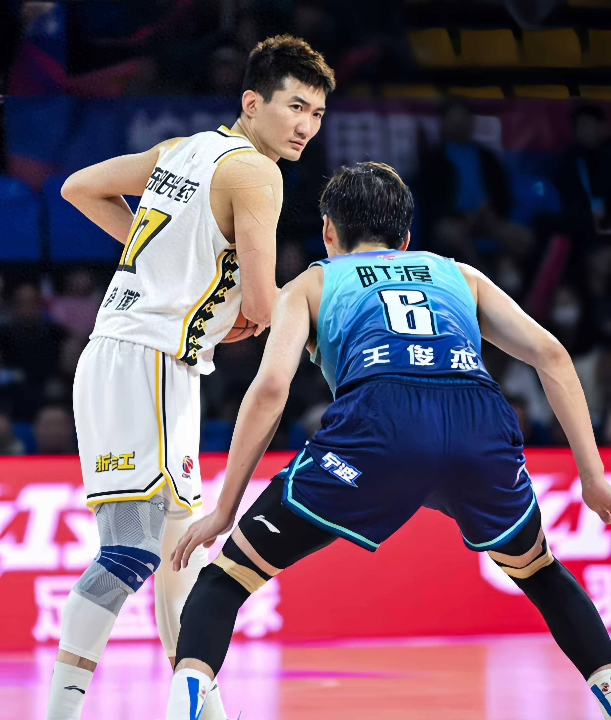 包含队员实力强大！篮球联赛重要轮次比赛座无虚席的词条