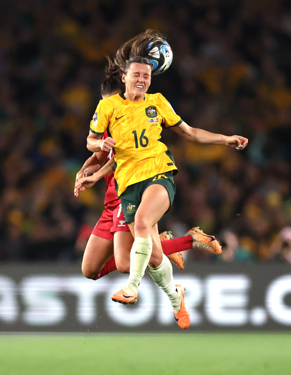 包含蒂凯特进球，帮助德累斯顿主场击败维尔茨堡的词条