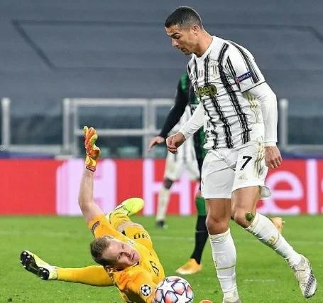 PSG逆袭尤文图斯，晋级半决赛后绝杀