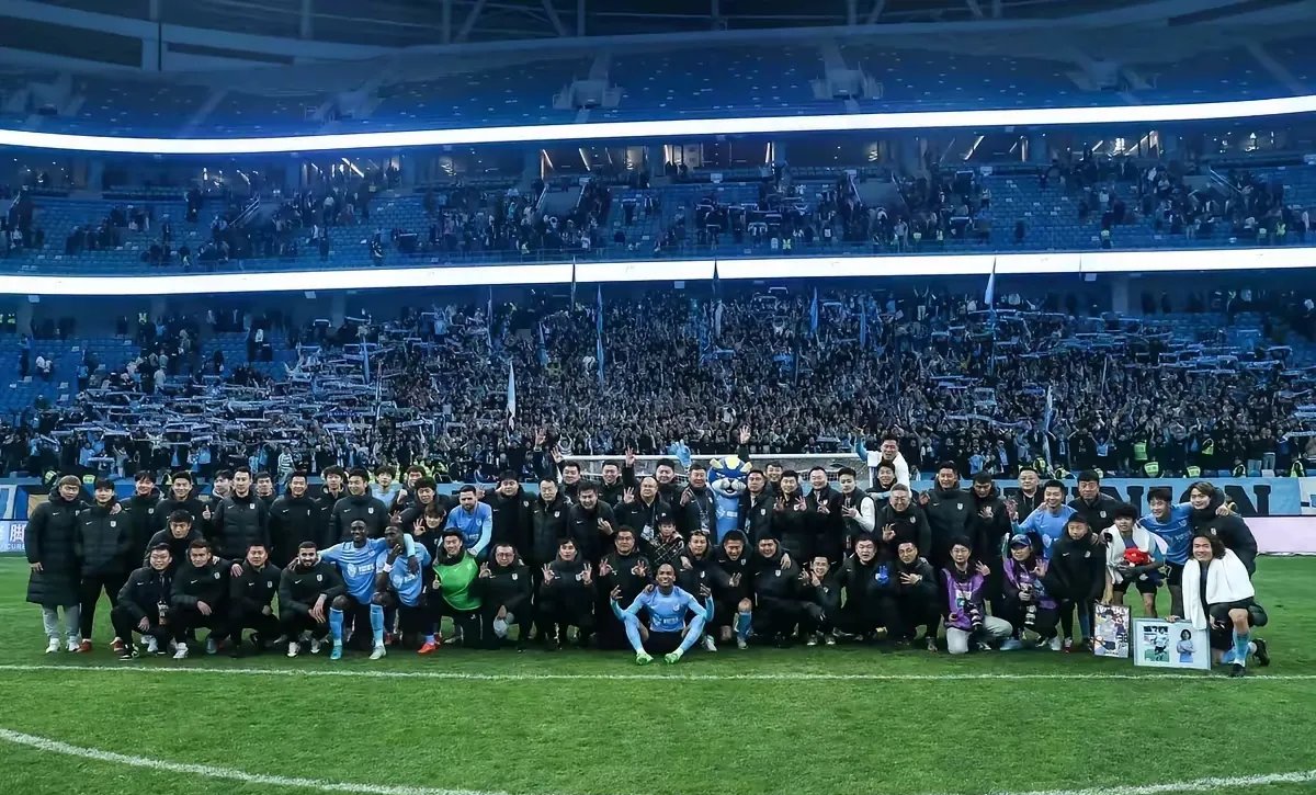 球员们展现出来的毅力和拼搏精神备受称赞的简单介绍