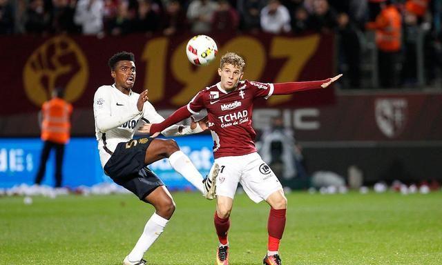 里尔逆袭摧毁梅斯，凭借出色表现赢得关键胜利的简单介绍