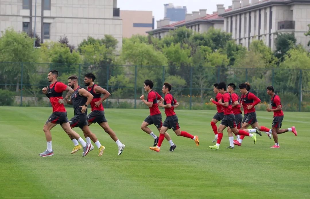 申花迎战韩国劲旅，备战决赛的简单介绍