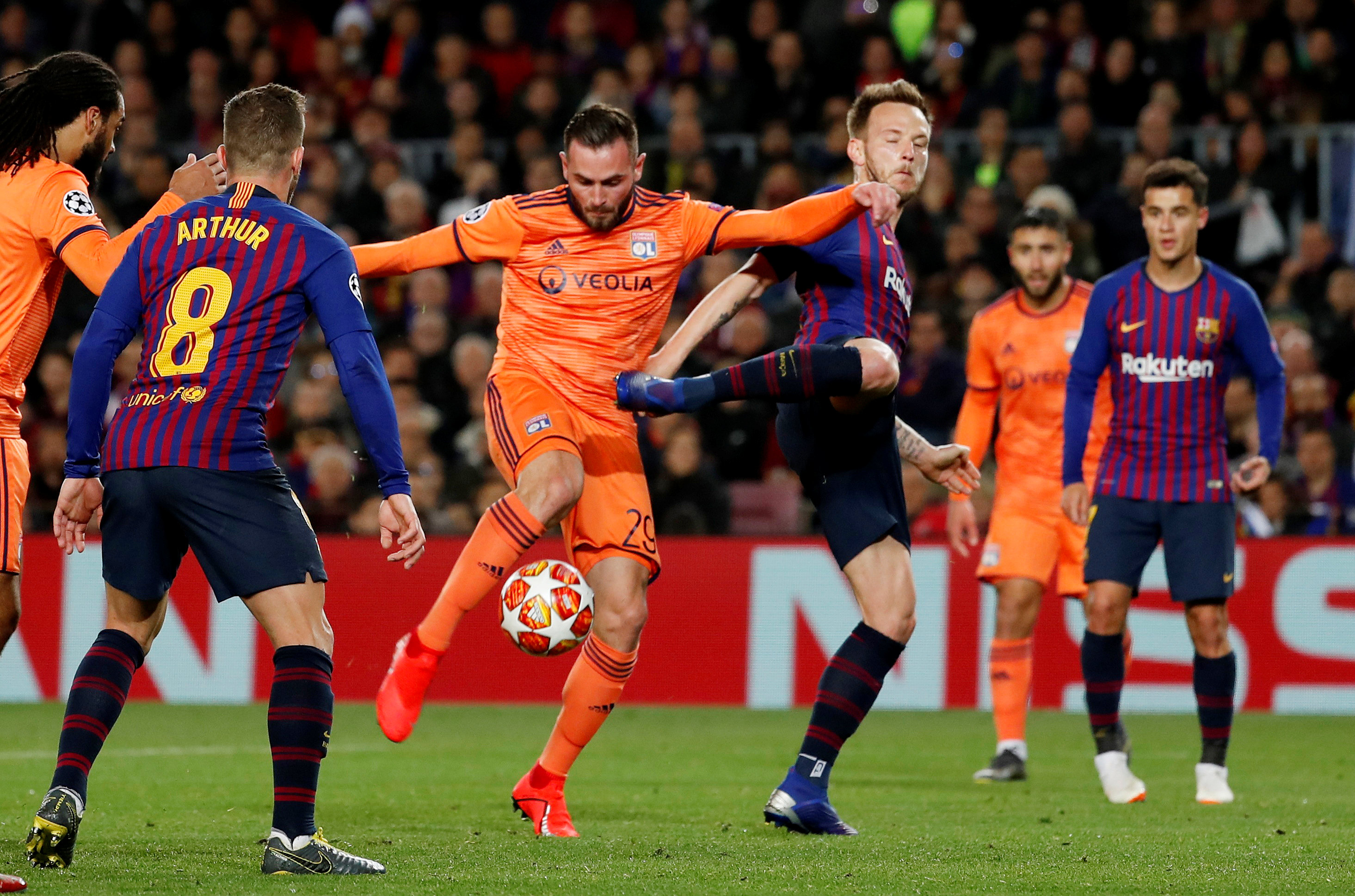 里昂队在客场迎来胜利,提升排名的简单介绍 里昂队在客场迎来胜利,提升排名的简单介绍