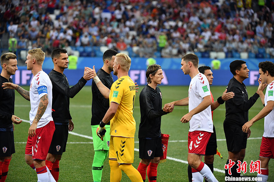 丹麦队在点球大战中力克俄罗斯，晋级半决赛