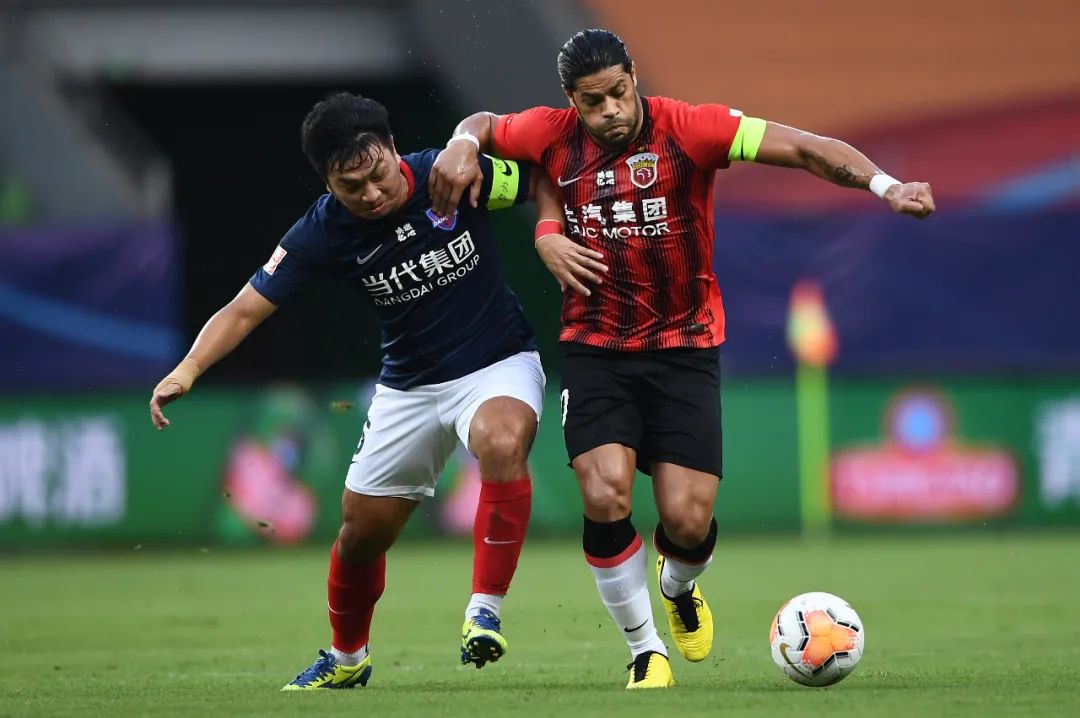 重庆力帆客场战平上港，保持中超中下游位置的简单介绍